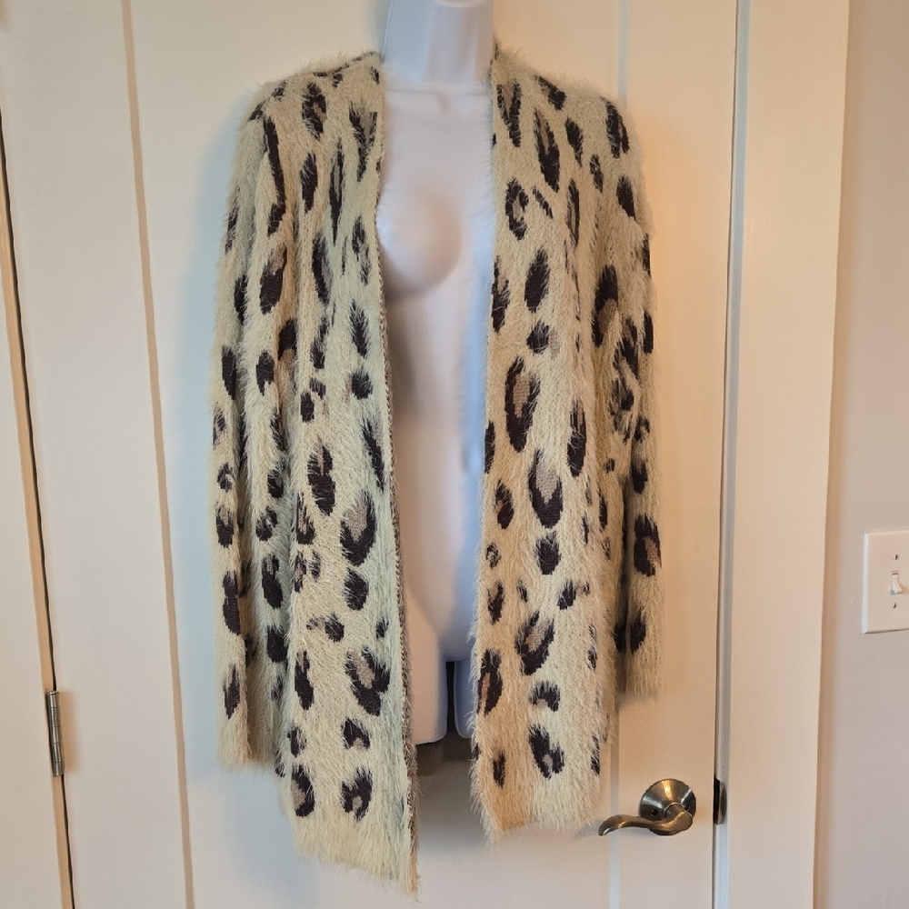 Chic Leopard Print Women's Cardigan